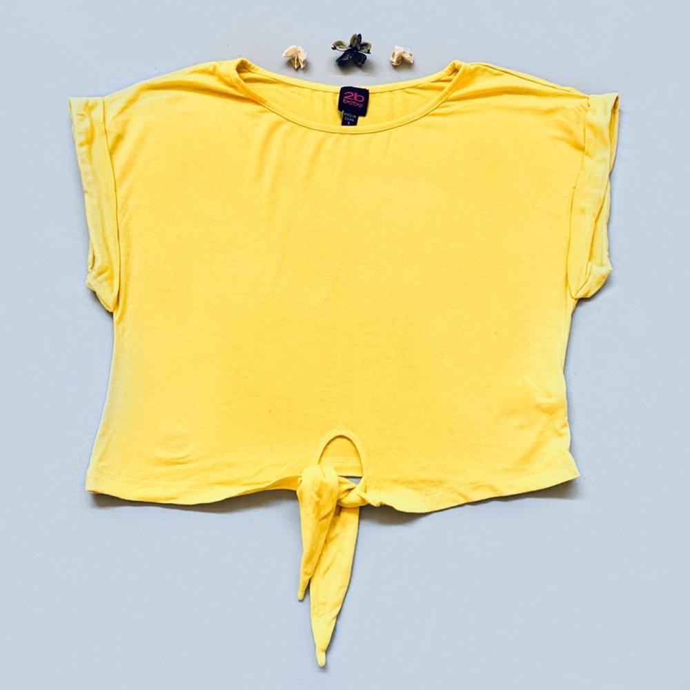 *LIKE NEW 2b Bebe Bright Yellow Tie-Front Crop Top